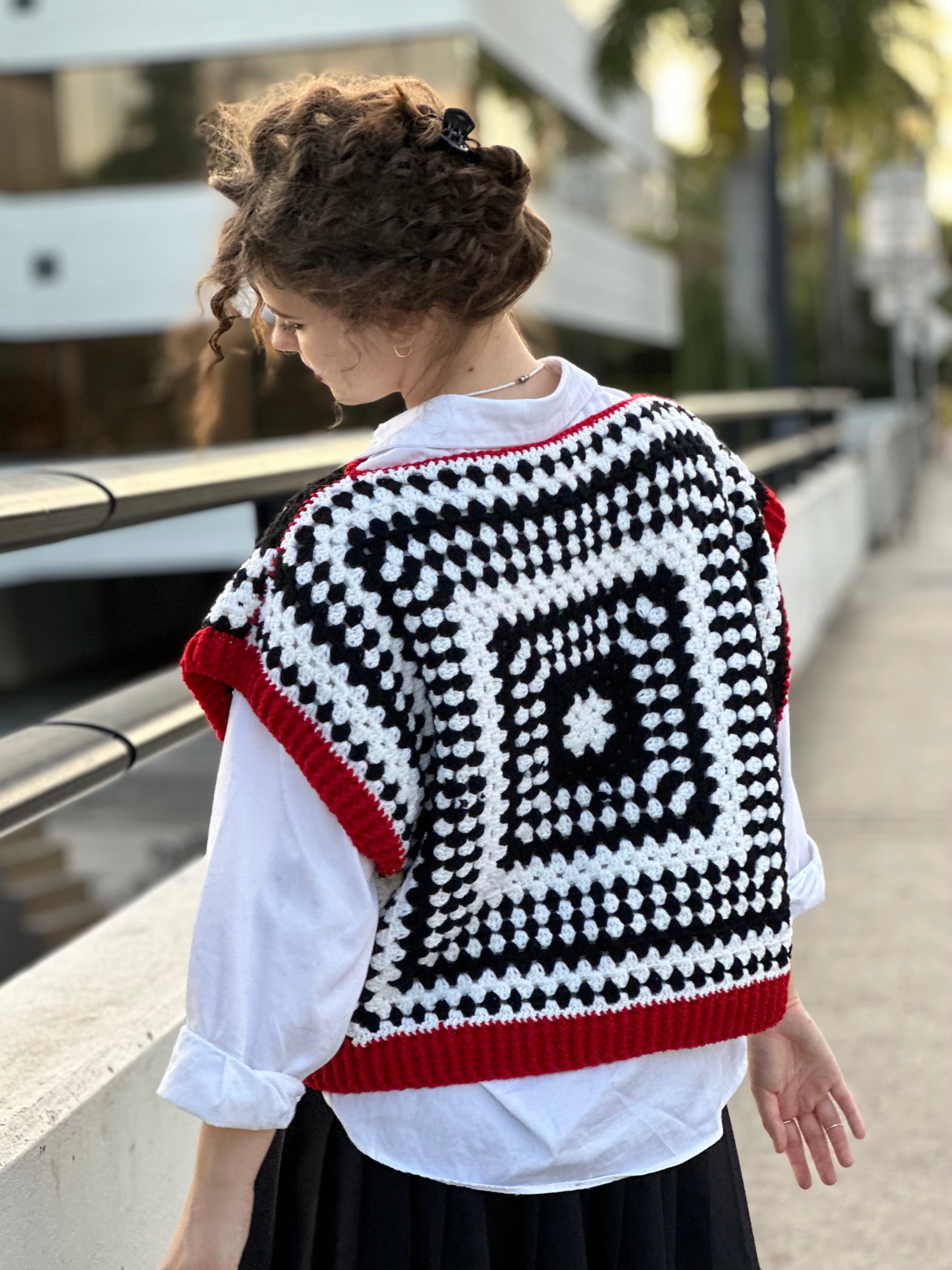 Black and white crochet vest PDF Pattern (instant download)
